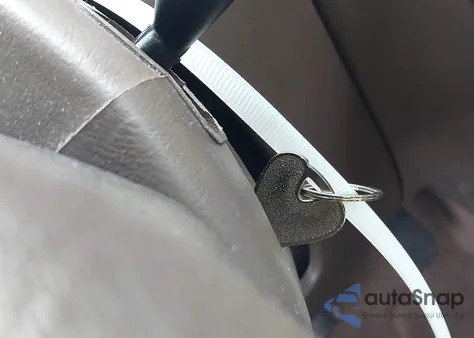 1998 Ford Escort Se from USA, damaged, VIN 3FAFP15PXWR153940